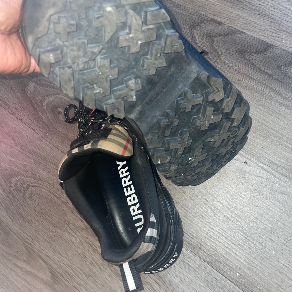 Burberry Sneakers - Picture 3 of 4